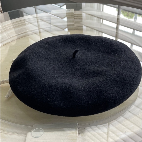 LAULHERE French beret black wool.  Great condition, never worn. - Picture 3 of 10